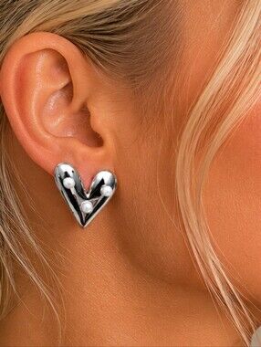 Silver Heart Pearl Stud Earrings Dainty Casual Coquette Romantic Soft Girl 💖